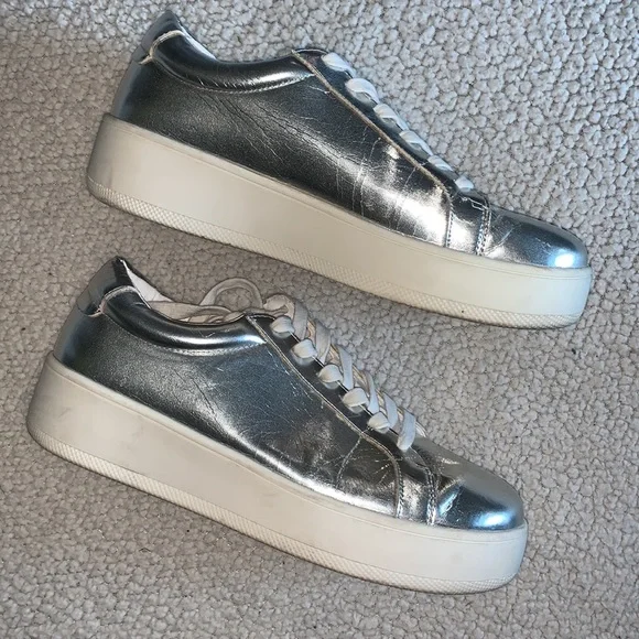 STEVEN by Steve Madden Haris Silver Platform Sneakers — 9 (fits like an 8/8.5) - Picture 3 of 9